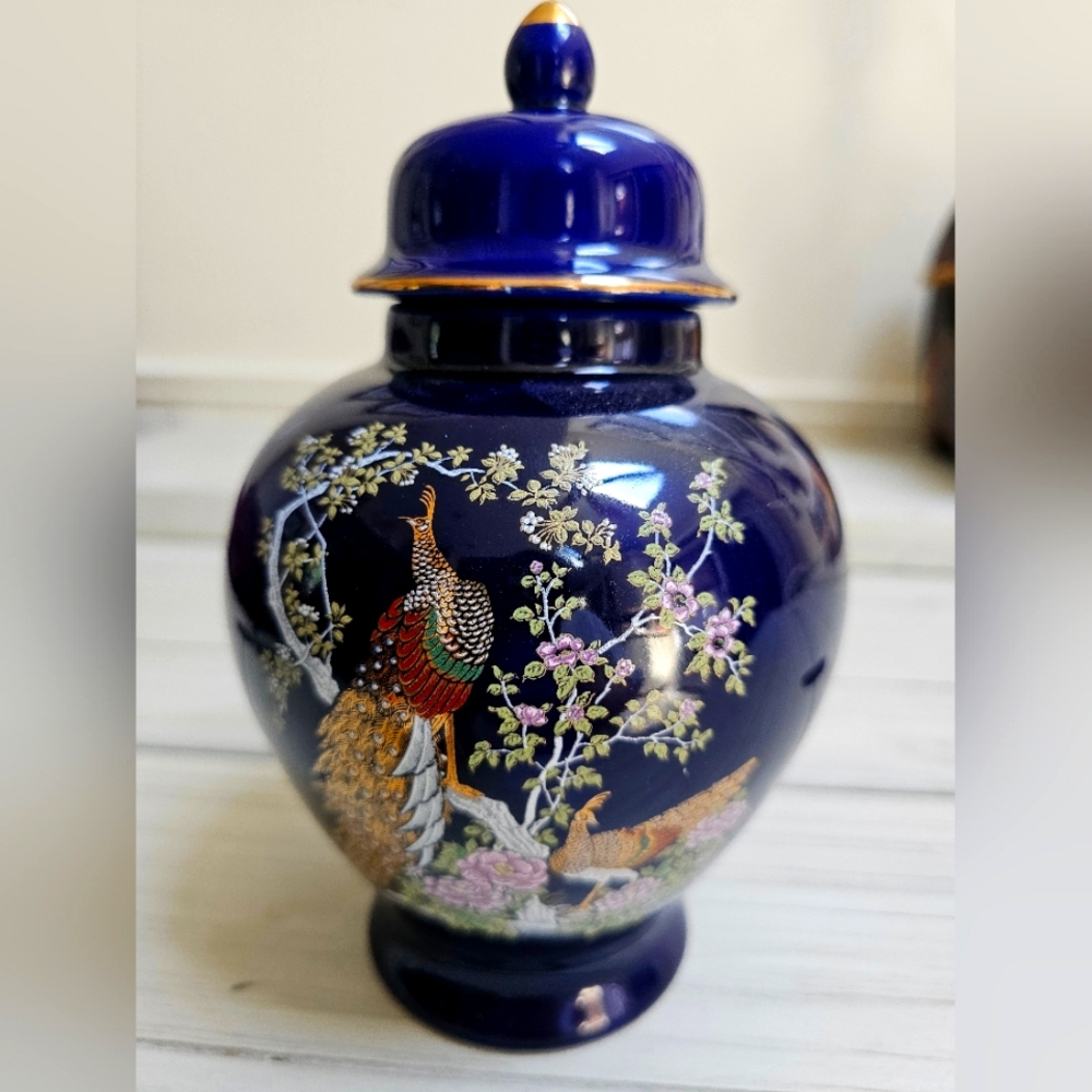 JAPANESE HAND PAINTED VASE